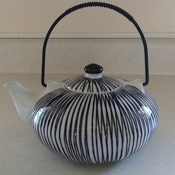 Pier 1 Other - Host Pick Teapot Black and White by Pier 1